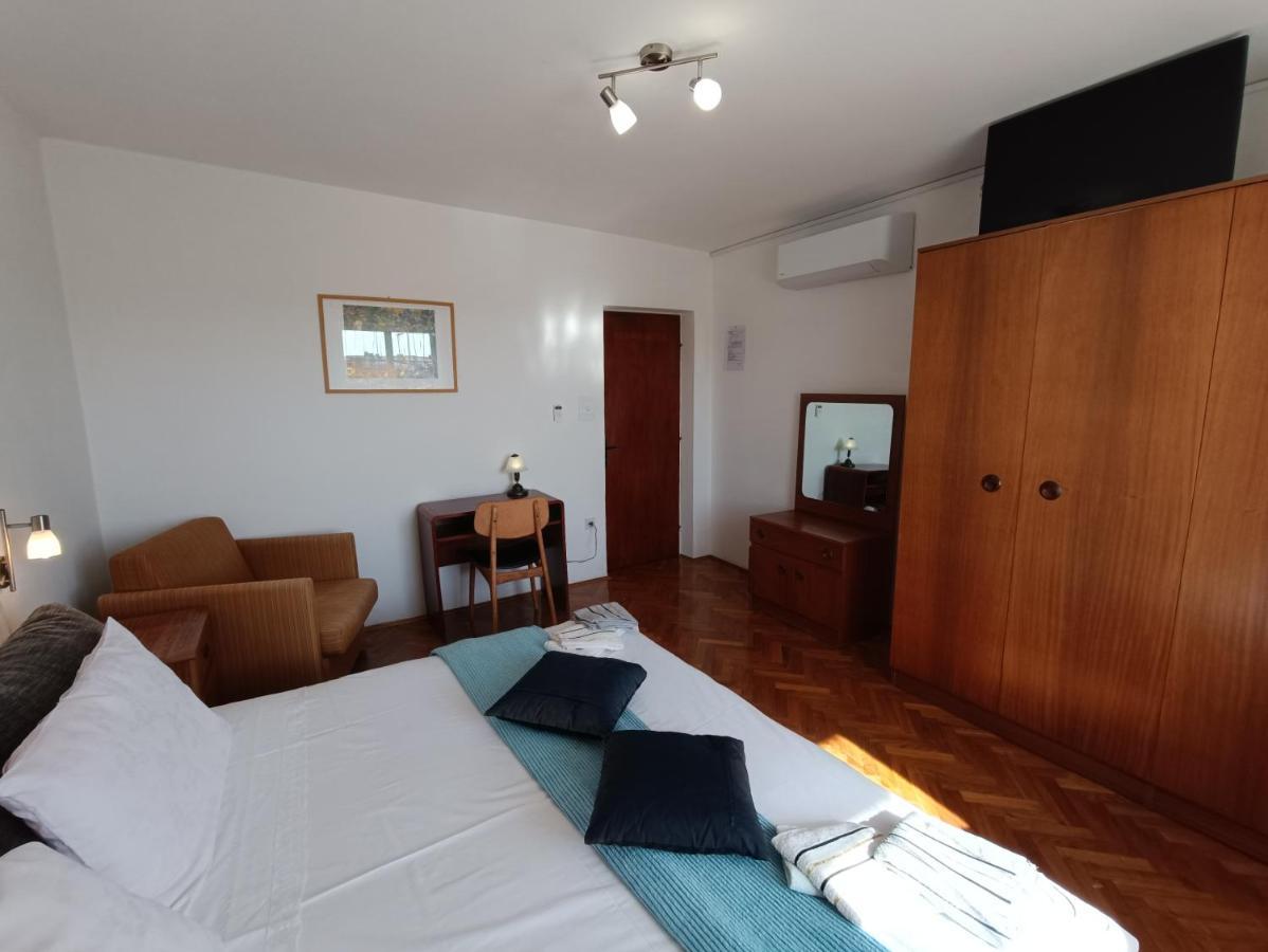 Rooms Rita Cres Esterno foto